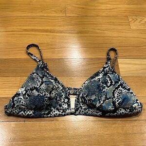 SHADE & shore bikini swim top size xlarge.